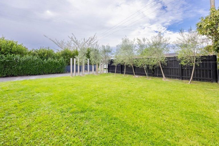 Photo of property in 1 Elliott Crescent, Havelock North, 4130