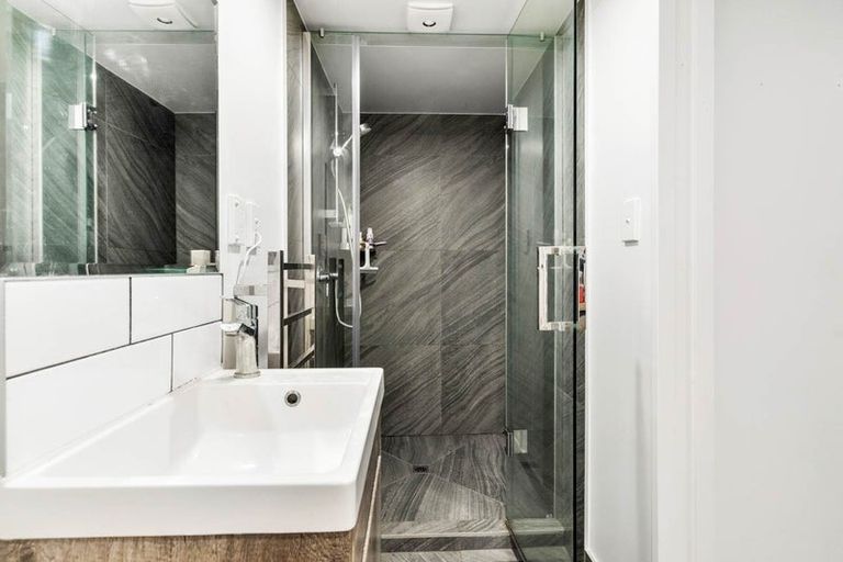 Photo of property in 6 Orion Place, Hillcrest, Auckland, 0627