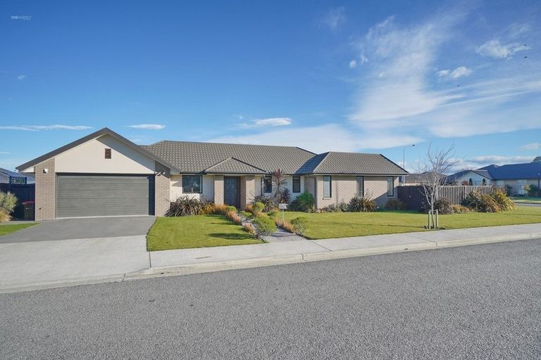 Photo of property in 10 Devlin Avenue, Rangiora, 7400