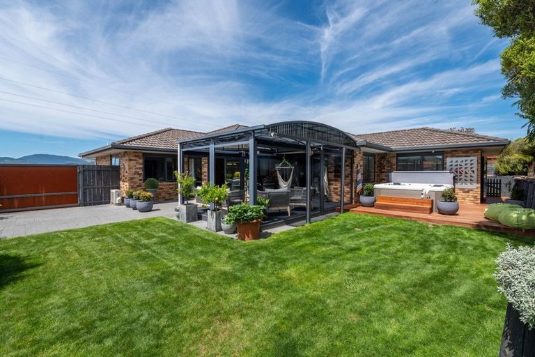 Photo of property in 17 Great Road West, Matipo Heights, Rotorua, 3015