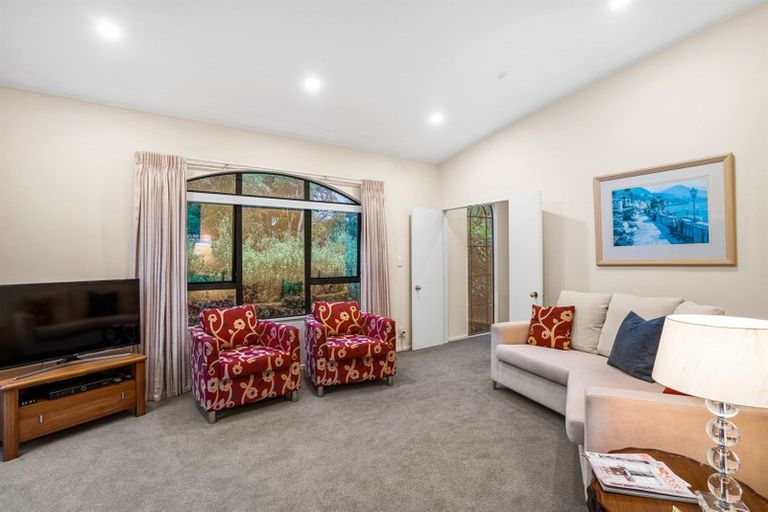 Photo of property in 59a Ravenwood Drive, Forrest Hill, Auckland, 0620