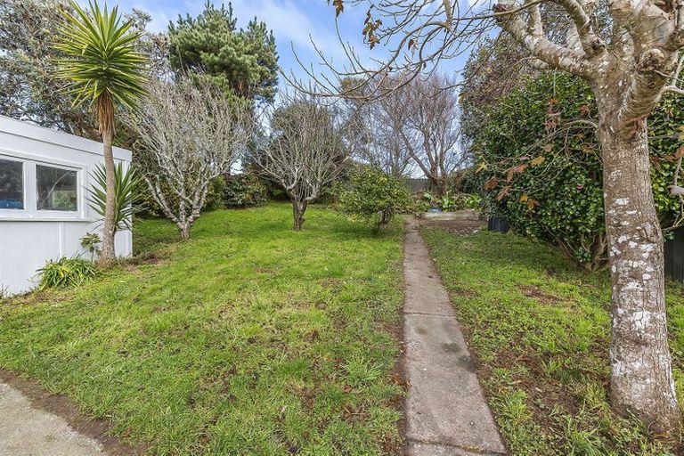 Photo of property in 9 The Drive, Tawa, Wellington, 5028