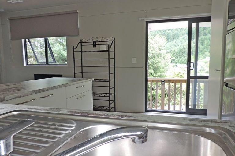 Photo of property in 26 Mackinnon Terrace, Sunshine Bay, Queenstown, 9300