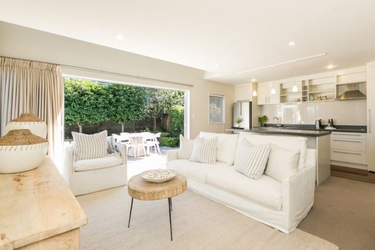 Photo of property in 12 Winston Lane, Ahuriri, Napier, 4110