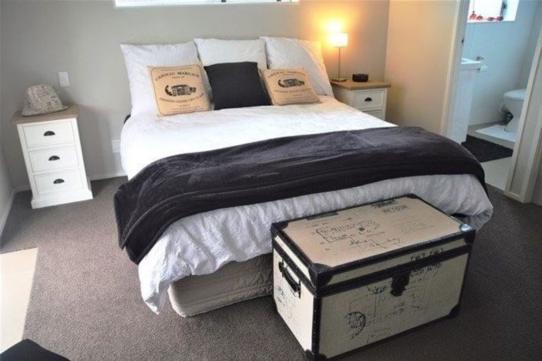 Photo of property in 7 Foxbridge Lane, Conifer Grove, Takanini, 2112