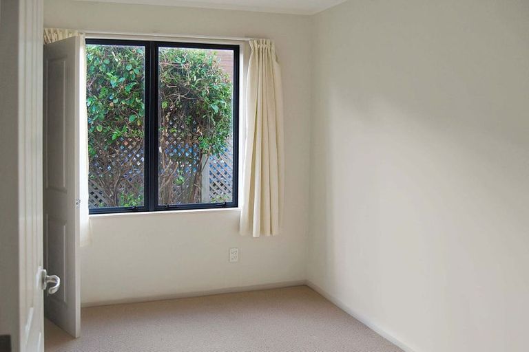 Photo of property in 2/346 The Parade, Island Bay, Wellington, 6023