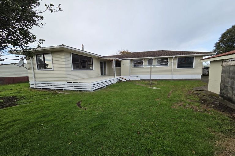 Photo of property in 25 Battiscombe Terrace, Waitara, 4320