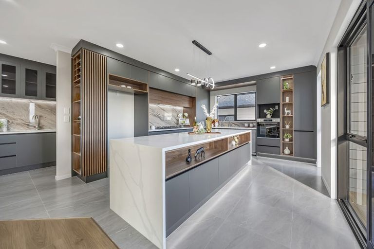 Photo of property in 6 Mill Hill Close, Flat Bush, 2019