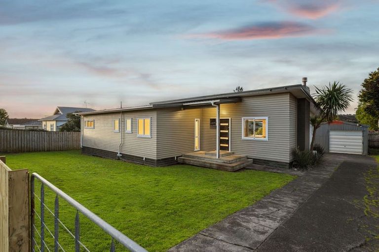 Photo of property in 42 Gibson Road, Tuakau, 2121