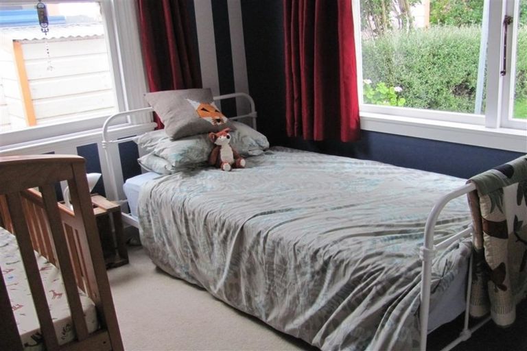 Photo of property in 2 Melrose Crescent, Melrose, Wellington, 6023