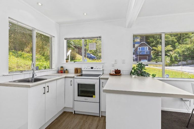 Photo of property in 1b Sandhurst Way, Crofton Downs, Wellington, 6035