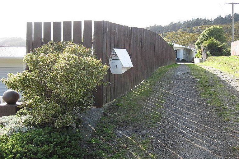 Photo of property in 43 Wood Street, Wainuiomata, Lower Hutt, 5014