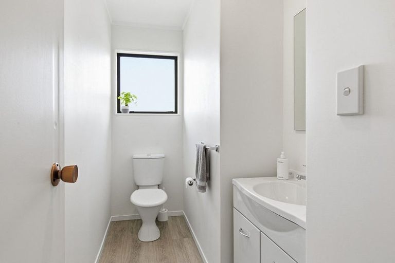 Photo of property in 61 Amapur Drive, Khandallah, Wellington, 6035