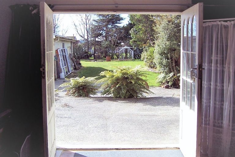 Photo of property in 12 Bridge Street, Tuatapere, 9620