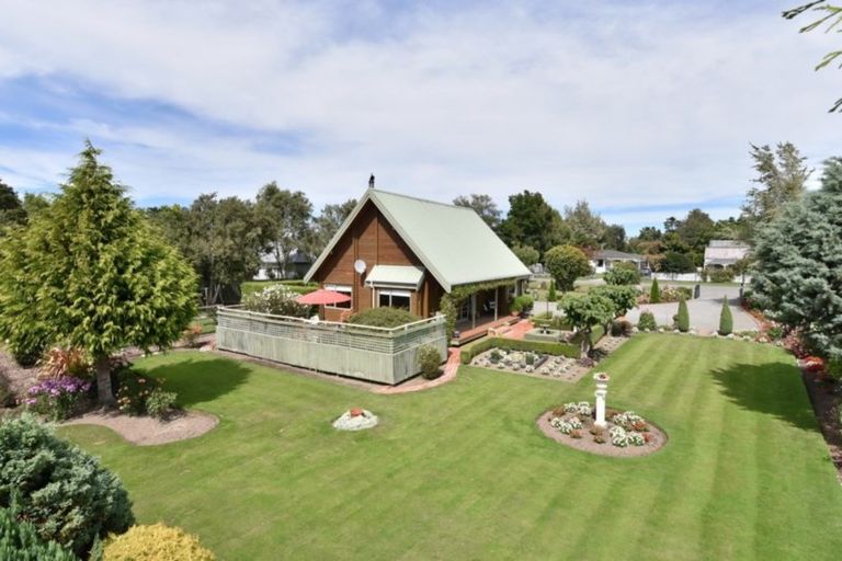 Photo of property in 19 Sarsfield Street, Southbridge, 7602