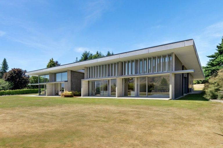 Photo of property in 311 Beacon Point Road, Wanaka, 9305