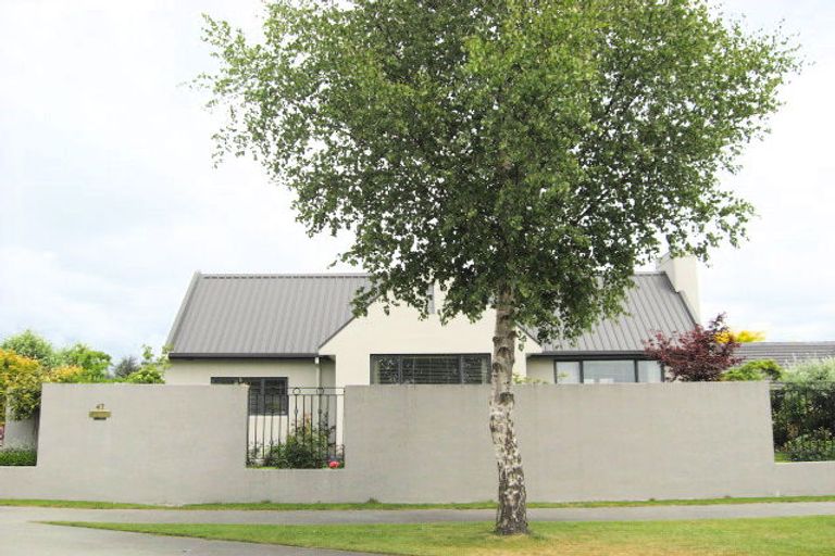 Photo of property in 47 Chateau Drive, Burnside, Christchurch, 8053