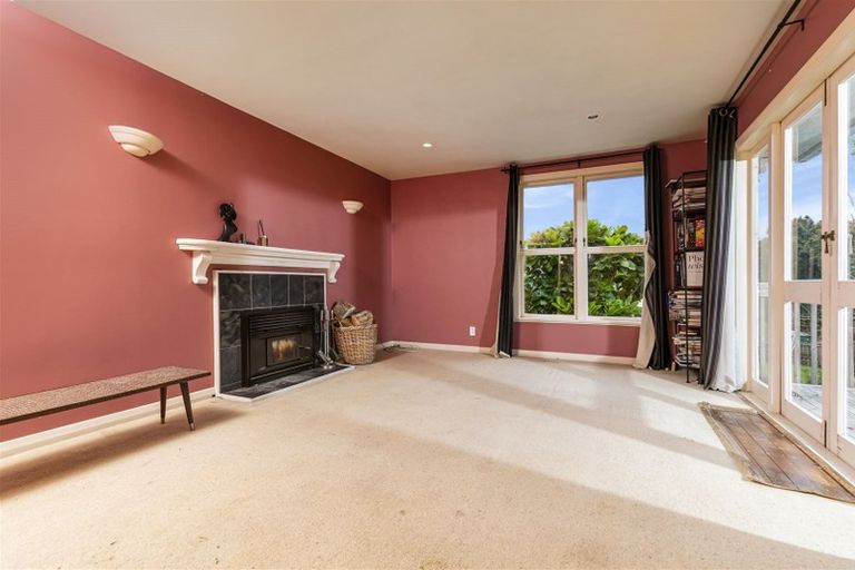Photo of property in 15 Posa Avenue, Henderson, Auckland, 0612