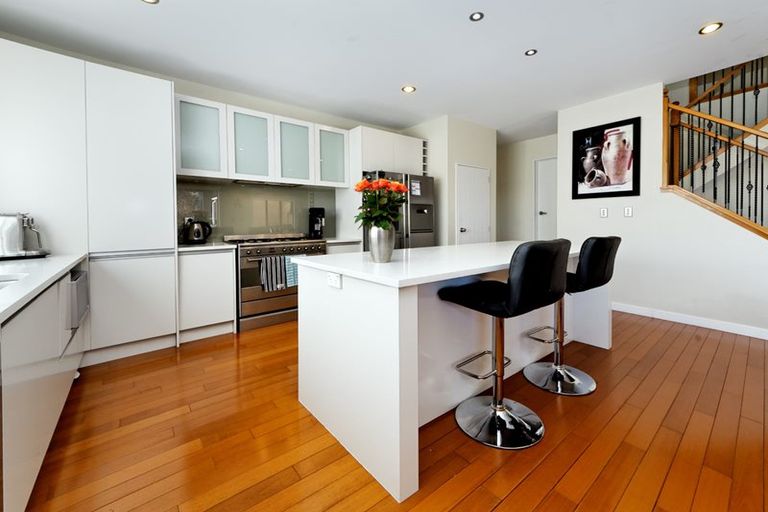 Photo of property in 92 Schnapper Rock Road, Schnapper Rock, Auckland, 0632