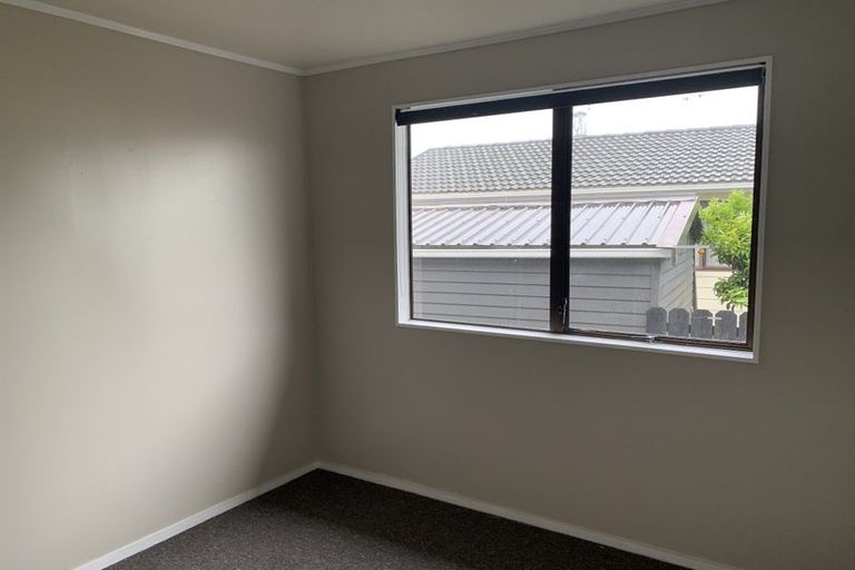 Photo of property in 3/76 Luanda Drive, Ranui, Auckland, 0612