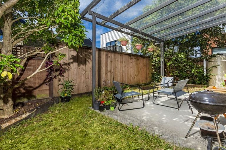 Photo of property in 2 Rarahu Road, Hobsonville, Auckland, 0616