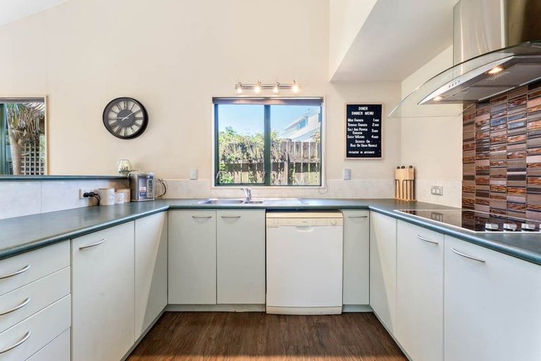 Photo of property in 285 Hobsonville Road, Hobsonville, Auckland, 0618