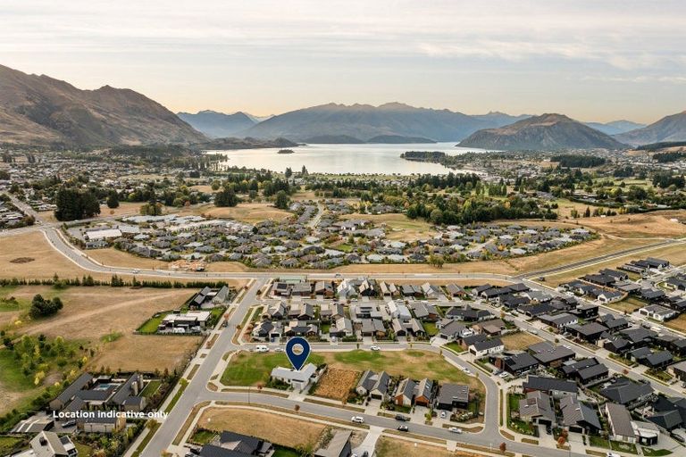 Photo of property in 3 Doug Ledgerwood Drive, Wanaka, 9305