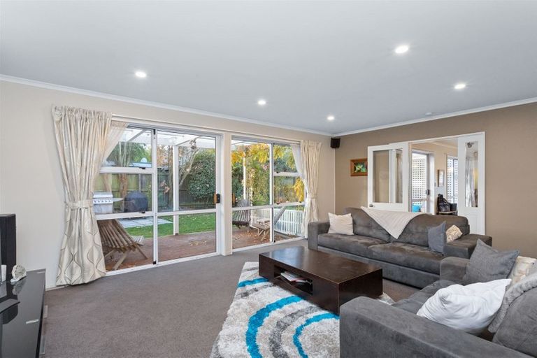 Photo of property in 77 Regency Crescent, Redwood, Christchurch, 8051