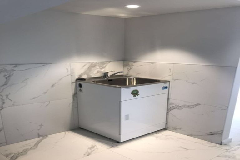 Photo of property in 23 Meritage Lane, Te Atatu South, Auckland, 0610