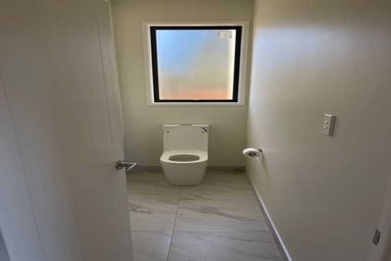 Photo of property in 77 Taukahiwi Road, Pukekohe, 2120