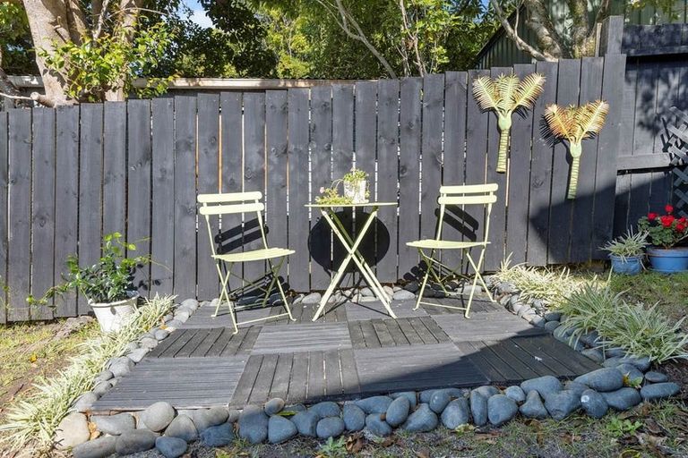 Photo of property in 120a Awaruku Road, Torbay, Auckland, 0630