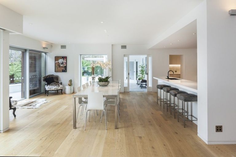 Photo of property in 8 Saint Barnabas Lane, Fendalton, Christchurch, 8052