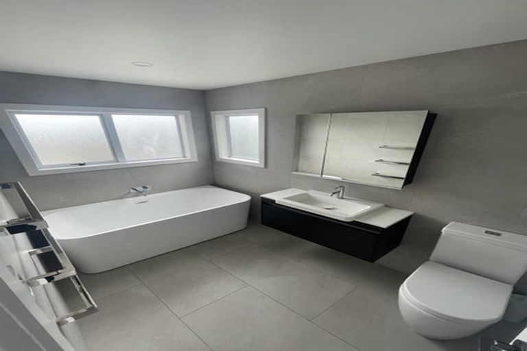 Photo of property in 87 Grant Road, Thorndon, Wellington, 6011