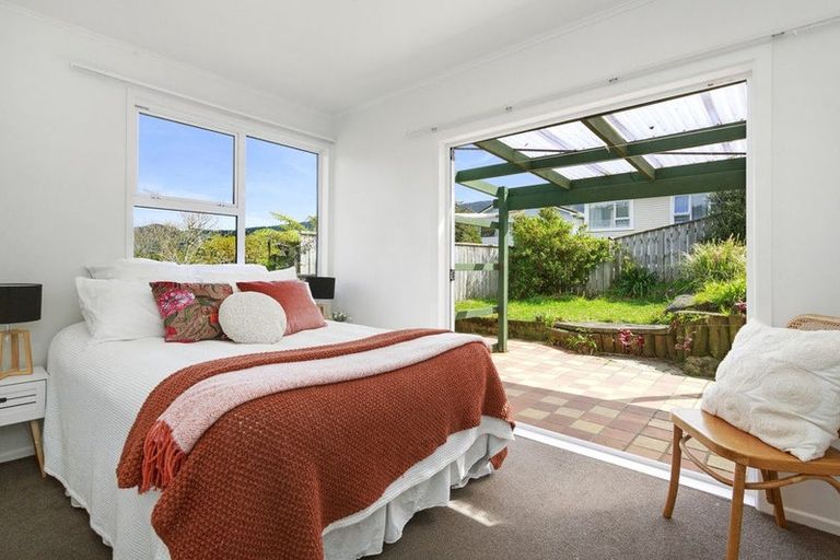 Photo of property in 35a Ranui Terrace, Tawa, Wellington, 5028