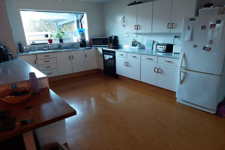 Photo of property in 15 Gow Avenue, Haumoana, 4102