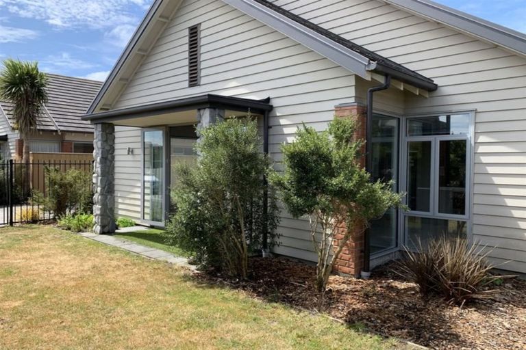 Photo of property in 33 Henley Green, Northwood, Christchurch, 8051