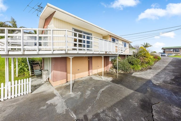 Photo of property in 47 Moffat Road, Red Beach, 0932
