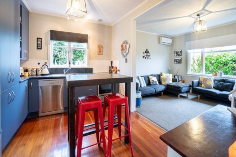 Photo of property in 19 East Street, Terrace End, Palmerston North, 4410