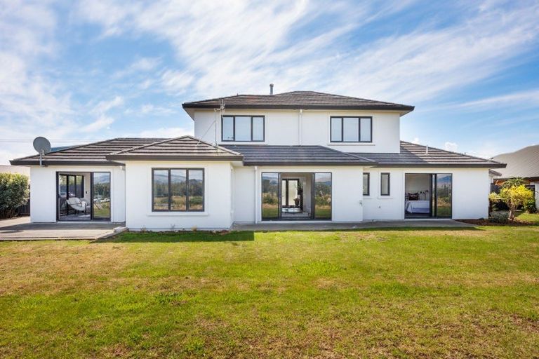 Photo of property in 69 Royal Oak Drive, Kelvin Grove, Palmerston North, 4414