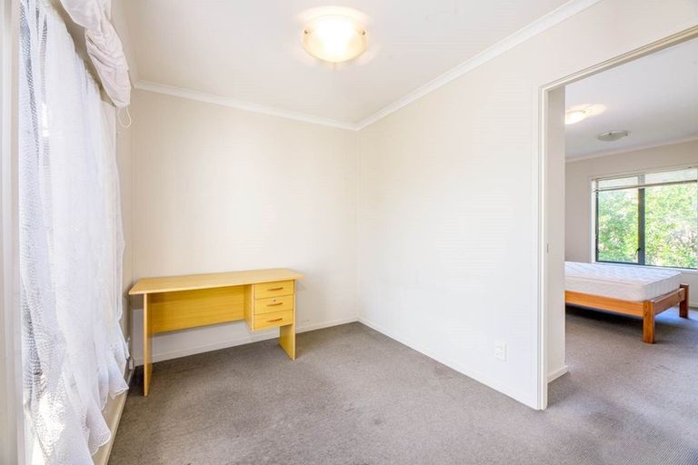 Photo of property in 12 Barnea Circle, Glen Eden, Auckland, 0602