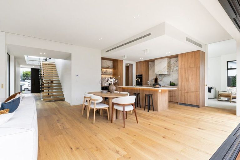 Photo of property in 17 Plynlimon Road, Fendalton, Christchurch, 8052