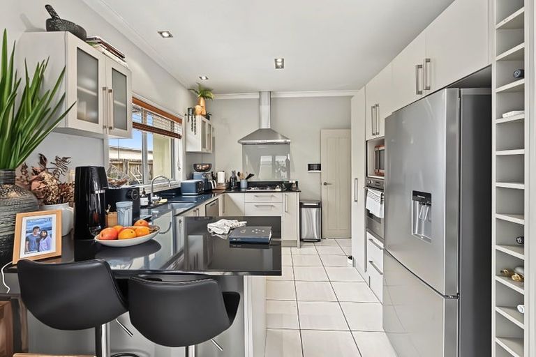 Photo of property in 38 Aikmans Road, Merivale, Christchurch, 8014