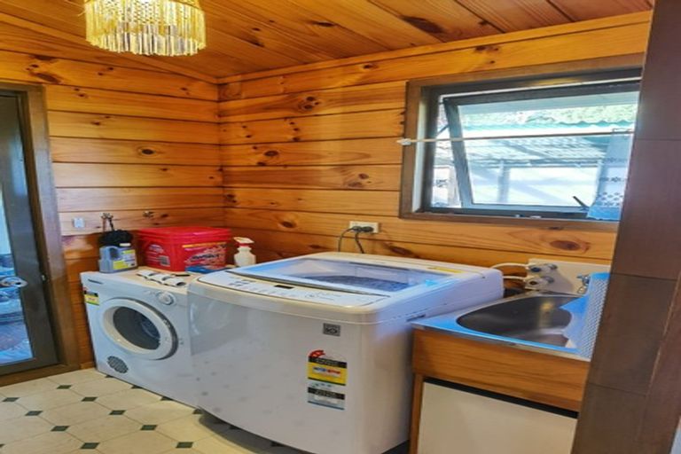 Photo of property in 78 Cheriton Road, Mellons Bay, Auckland, 2014