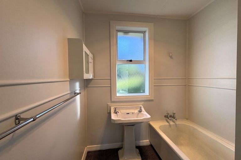 Photo of property in 44 Lowestoft Street, Balclutha, 9230