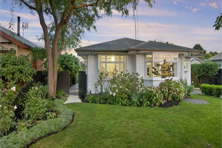 Photo of property in 14 Stenness Avenue, Somerfield, Christchurch, 8024