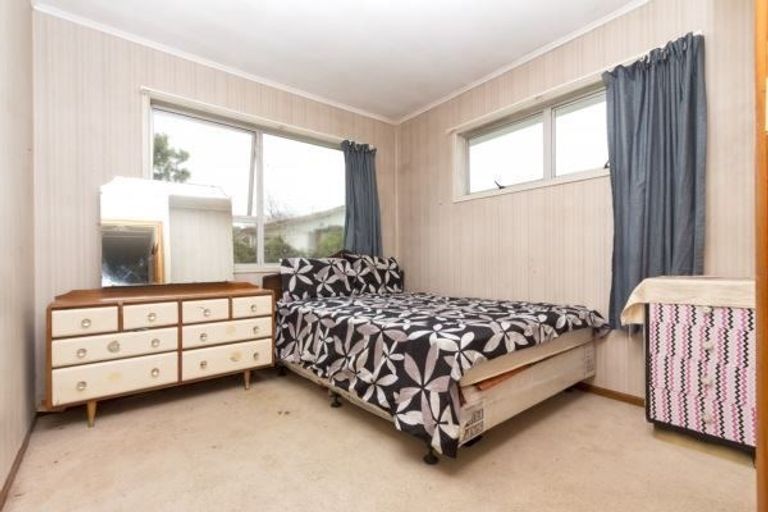 Photo of property in 2 Heyford Close, Mangere, Auckland, 2022