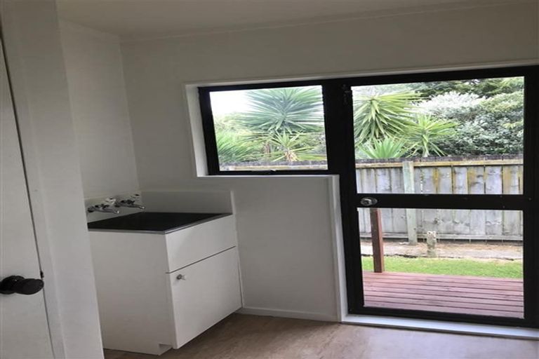 Photo of property in 2/12 Cambridge Road, Manurewa, Auckland, 2102