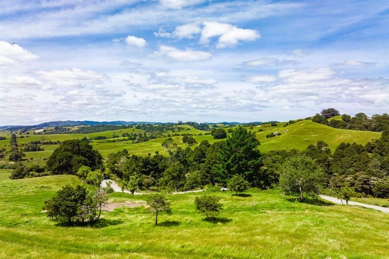 Photo of property in 268 Wairere Road, Paparoa, 0571