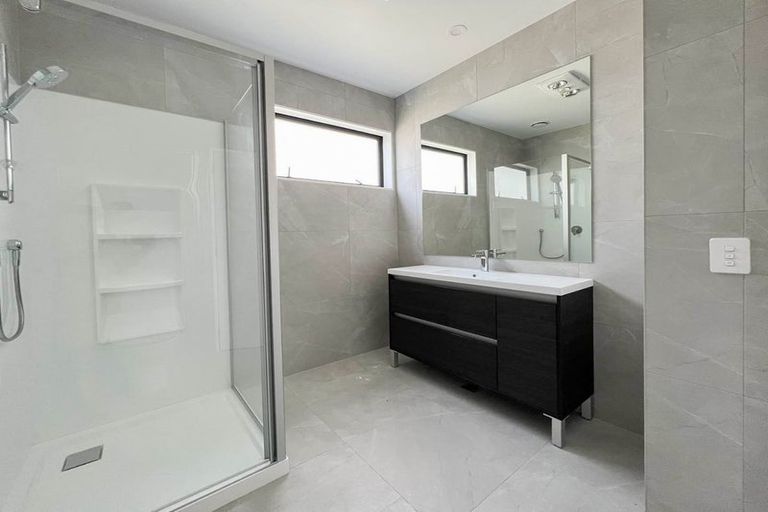 Photo of property in 48 Cambie Avenue, Red Beach, 0932