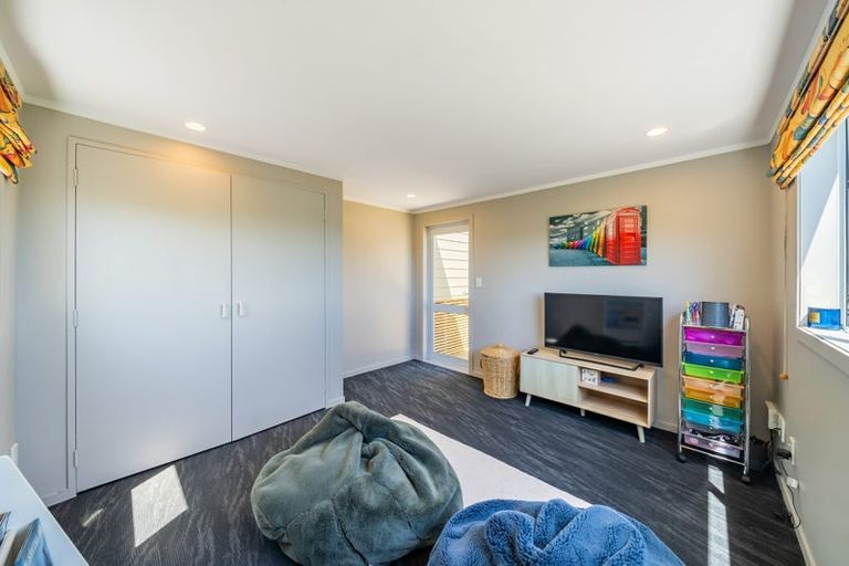 Photo of property in 13 Ettrick Grove, Papakowhai, Porirua, 5024